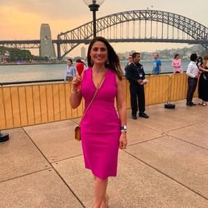 Meet your Posher, Lara